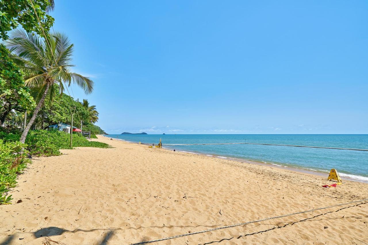 Cocos Holiday Apartments Trinity Beach Bagian luar foto