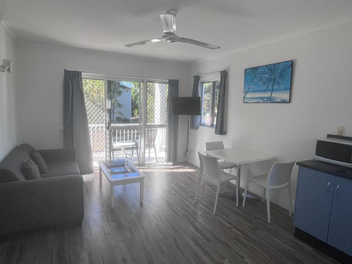 Cocos Holiday Apartments Trinity Beach Bagian luar foto