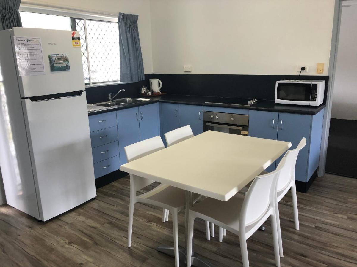 Cocos Holiday Apartments Trinity Beach Bagian luar foto