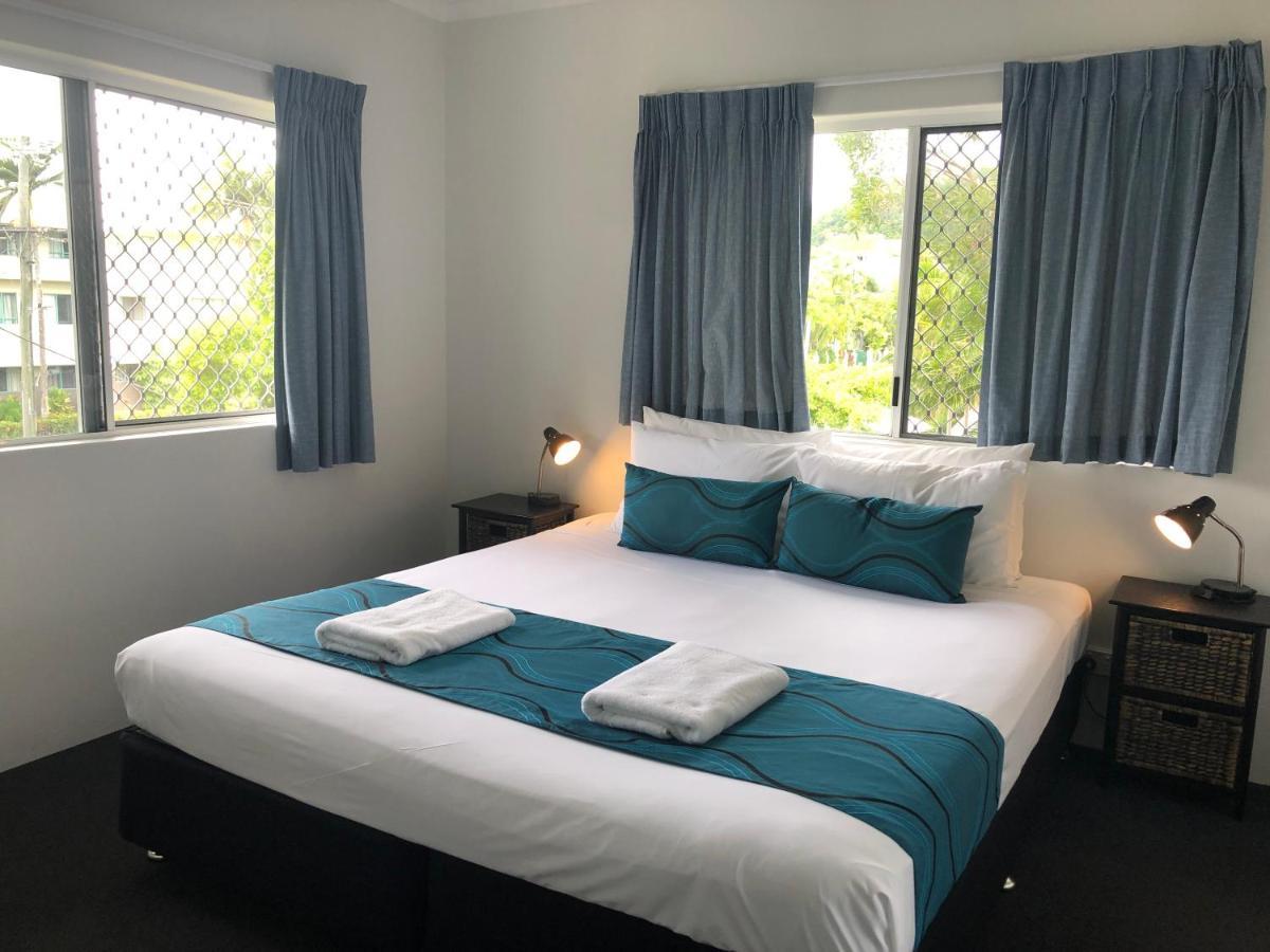 Cocos Holiday Apartments Trinity Beach Bagian luar foto